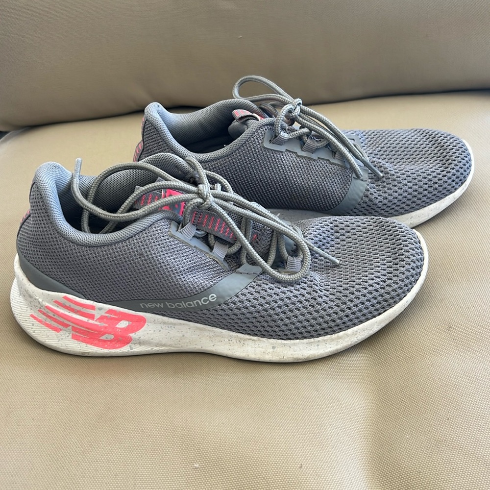Women’s New Balance Tennis Shoes size 6.5